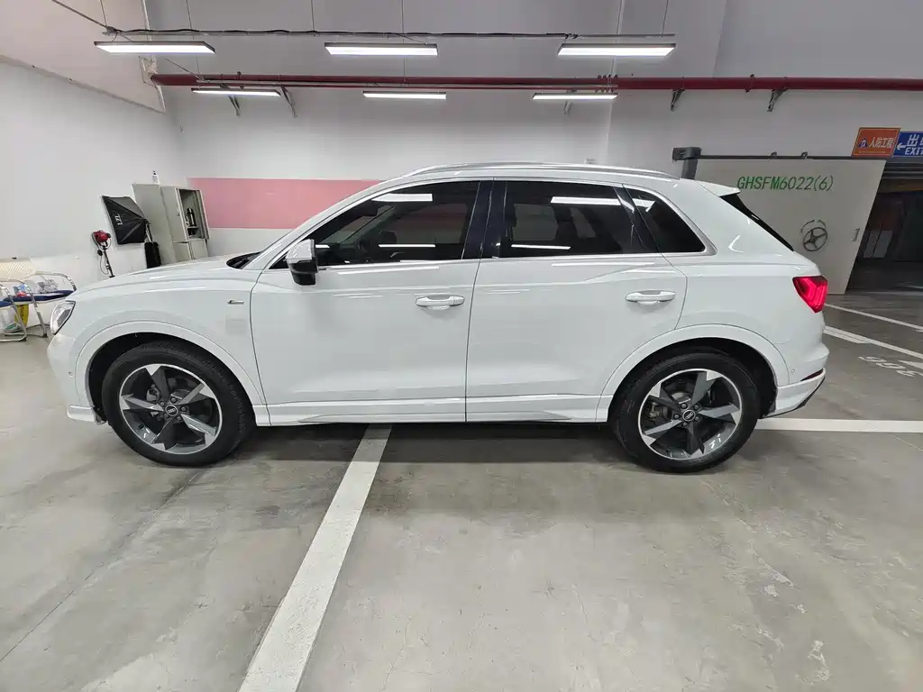 Audi Q3 2022 35 TFSI Fashionable and Dynamic купить на сайте DeffCars