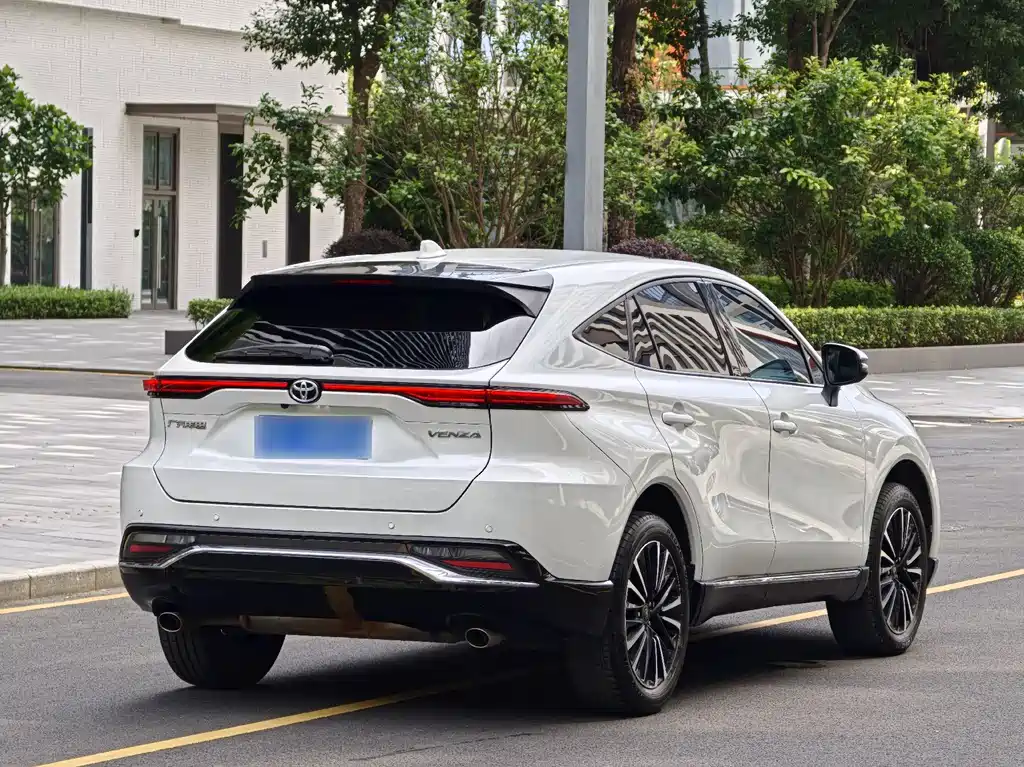 Vesa 2022 2.0L CVT two-wheel drive premium version купить на сайте DeffCars