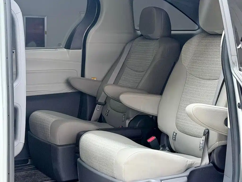 SIENNA 2024 2.5L Hybrid Comfort Edition купить на сайте DeffCars