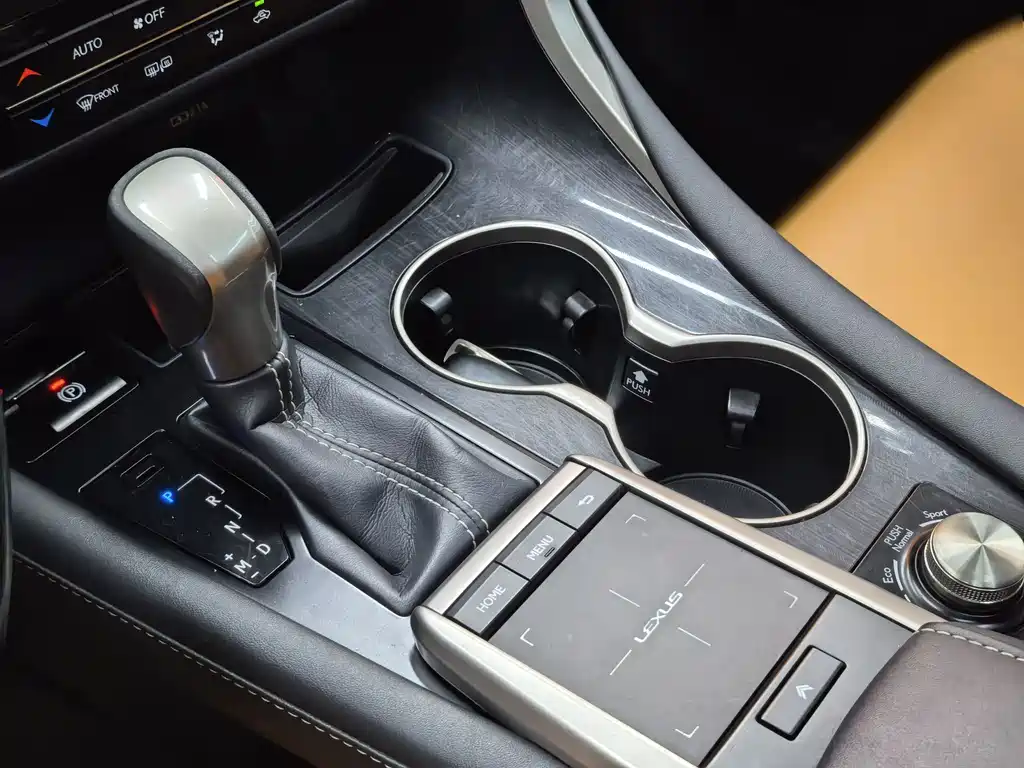 Lexus RX 2020 facelift 300 two-wheel drive elite version купить на сайте DeffCars
