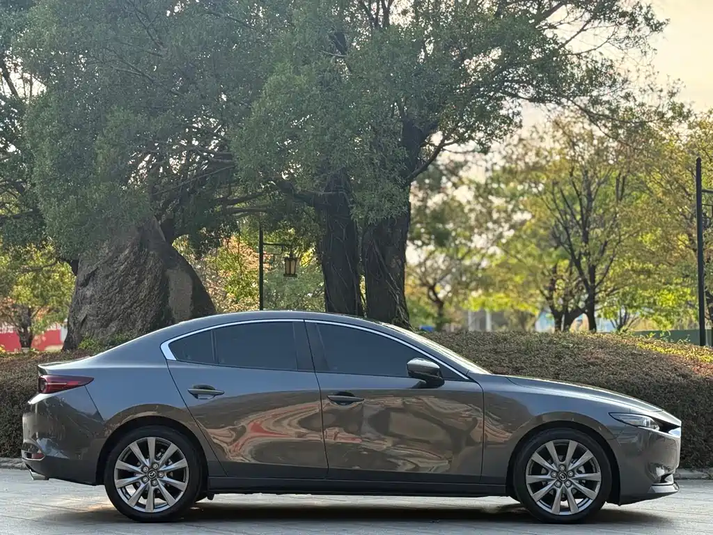 Mazda3 Angkesela 2023 2.0L Automatic Premium Edition купить на сайте DeffCars