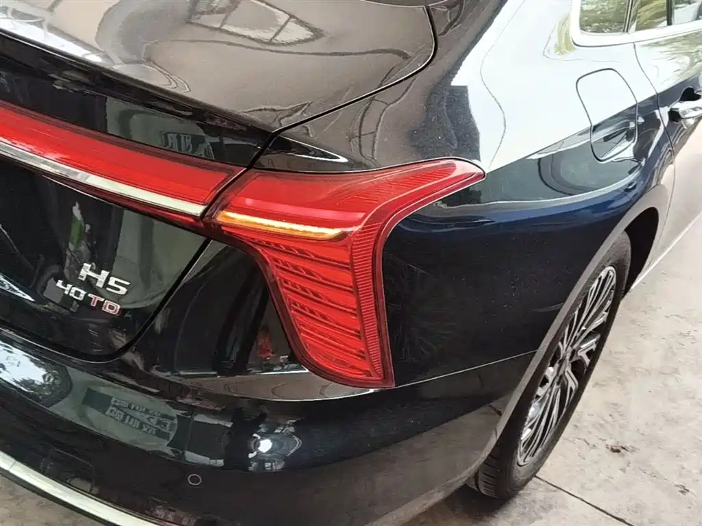 Hongqi H5 2024 2.0T Automatic Zhilianqichang Edition купить на сайте DeffCars