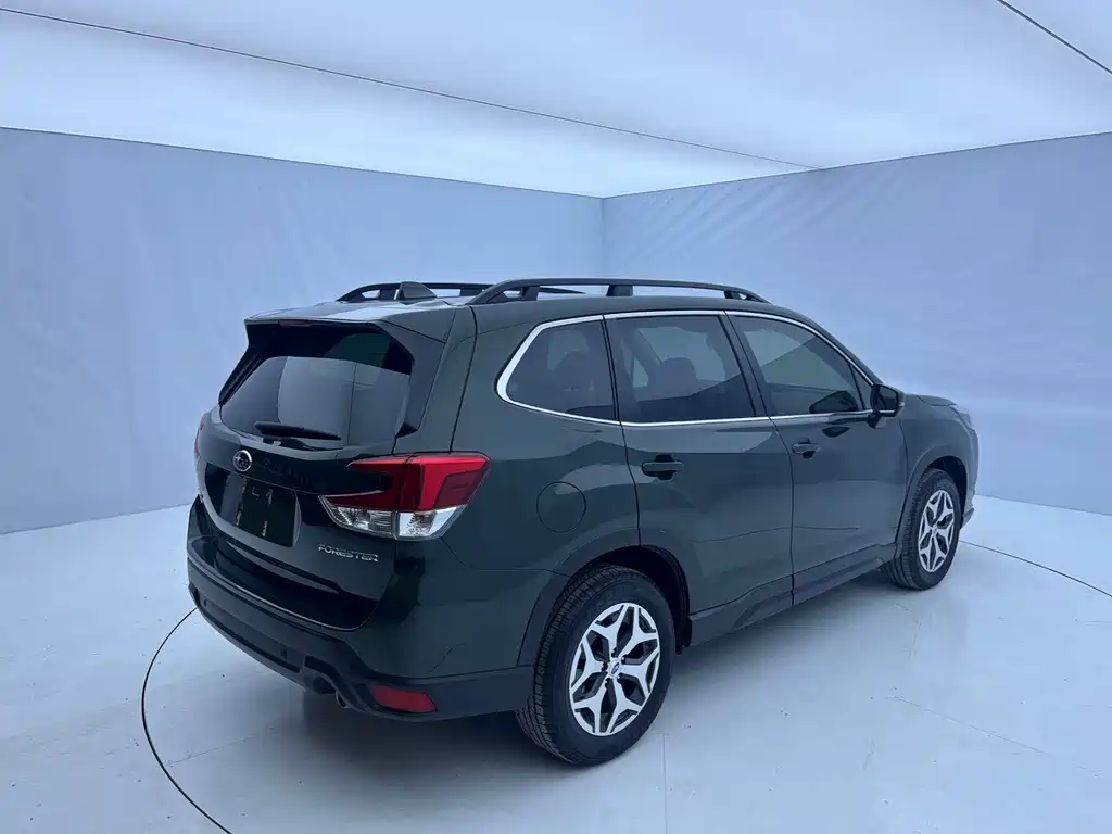 Forester 2022 2.0i AWD Deluxe Edition купить на сайте DeffCars