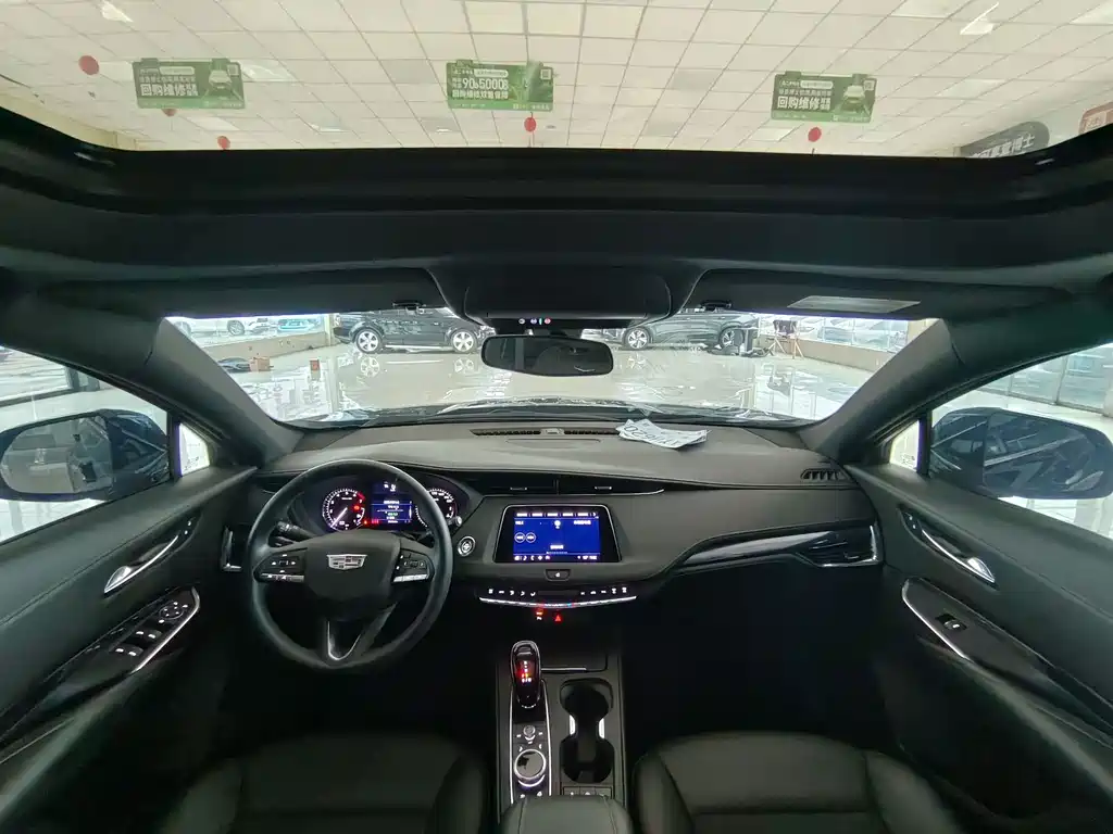Cadillac XT4 2022 28T two-wheel drive fashion model купить на сайте DeffCars