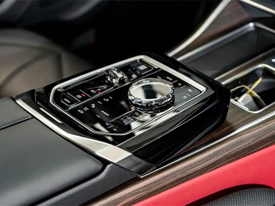 BMW 7 Series 2023 740Li Leading M Sports Package купить на сайте DeffCars