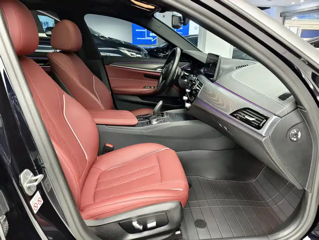 BMW 5 Series 2023 530Li Leading M Sports Package купить на сайте DeffCars