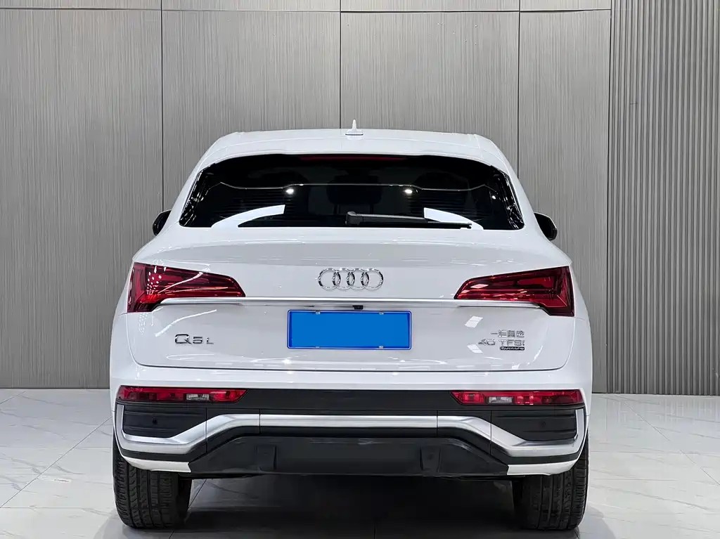 Audi Q5L Sportback 2022 40 TFSI Fashion купить на сайте DeffCars