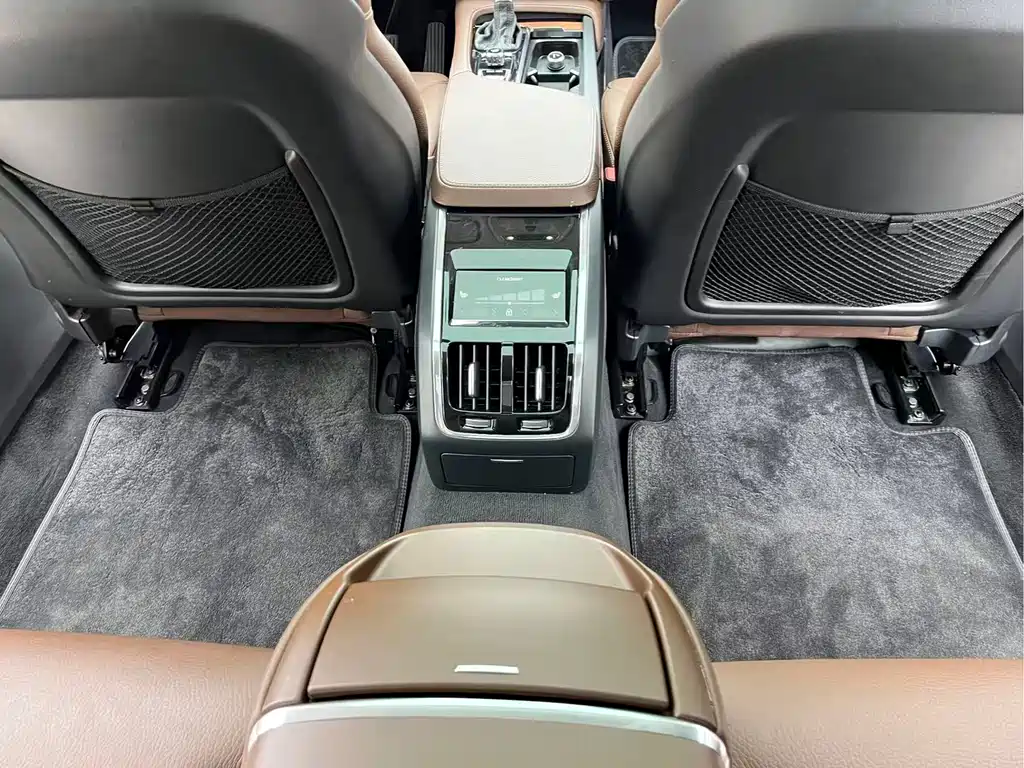 Volvo S90 2018 T5 Zhiya Edition купить на сайте DeffCars