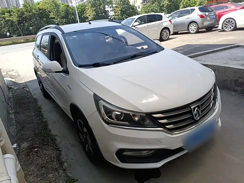 Baojun 310W 2017 1.5L Manual Fashion Country VI купить на сайте DeffCars
