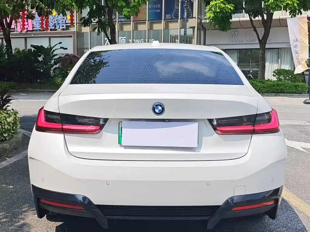 BMW i3 2024 eDrive 35 L купить на сайте DeffCars