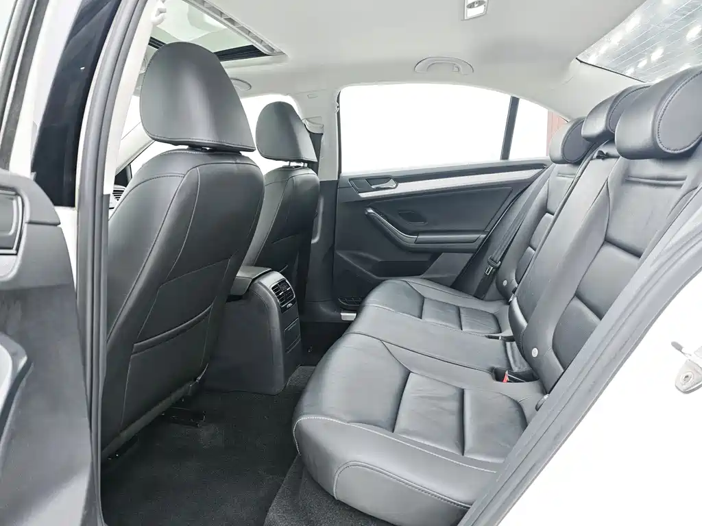 Sagitar 2018 180TSI DSG Premium Edition купить на сайте DeffCars