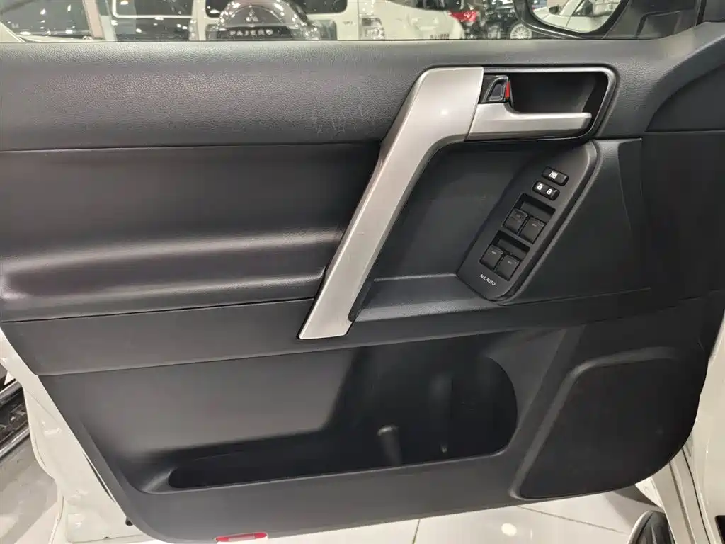 Prado 2018 3.5L automatic TX-L rear mounted spare tire купить на сайте DeffCars