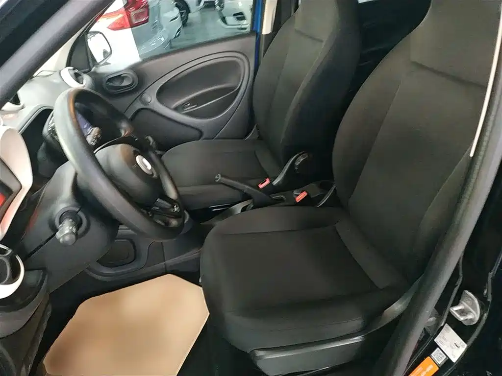 smart forfour 2016 1.0L 52kW smart version купить на сайте DeffCars