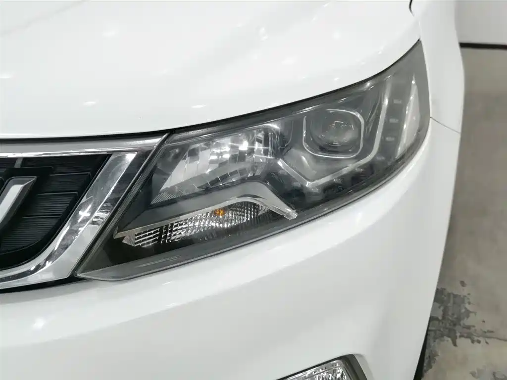 Vision X6 2016 1.8L manual luxury model купить на сайте DeffCars