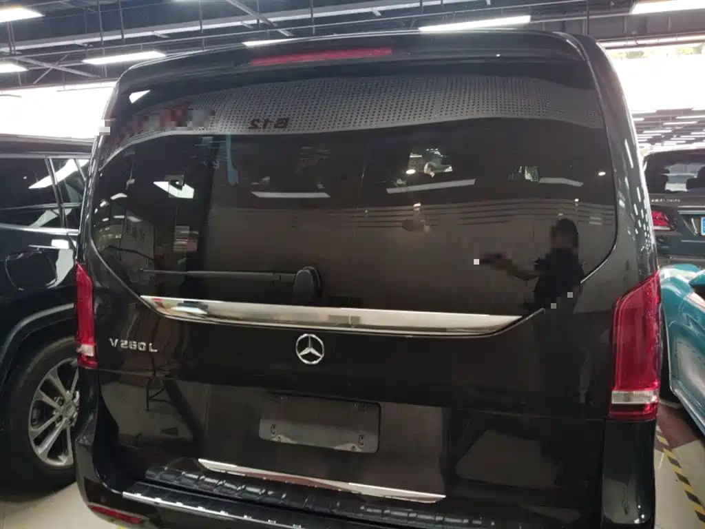 Mercedes-Benz V-Class 2020 V 260 L Long Wheelbase Luxury Edition купить на сайте DeffCars
