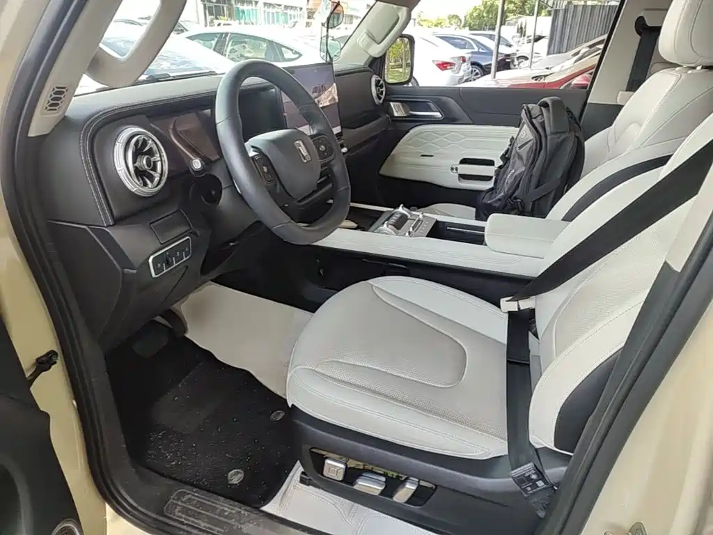 Tank 300 New Energy 2025 Hi4-T 37.1kWh купить на сайте DeffCars