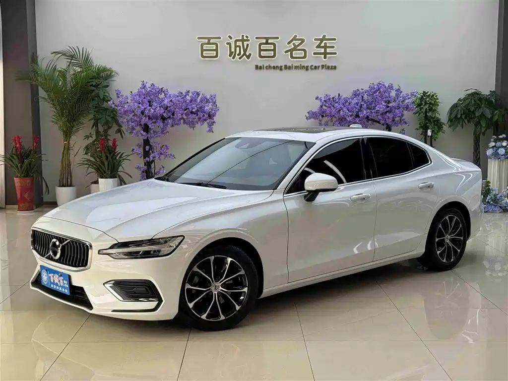 Volvo S60 2021 T4 Zhiyi Luxury Edition купить на сайте DeffCars