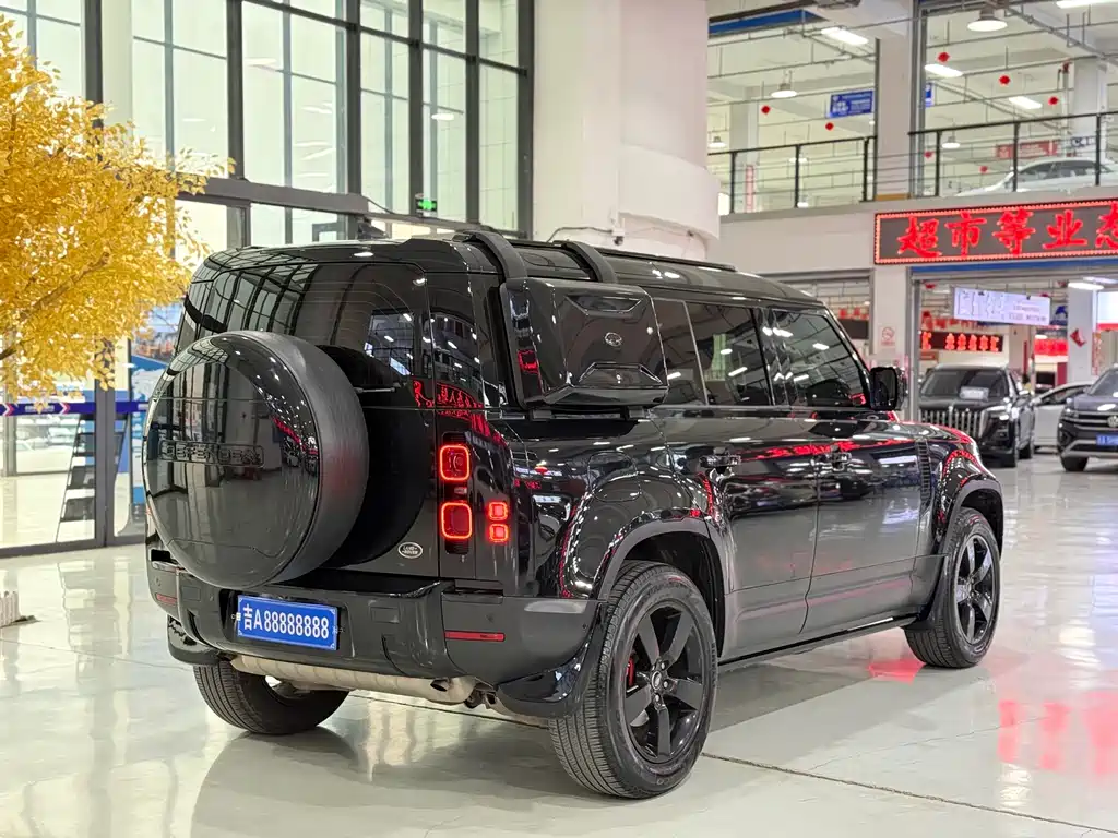 Land Rover Defender 2022 90 2.0T P300 X-DYNAMIC HSE купить на сайте DeffCars