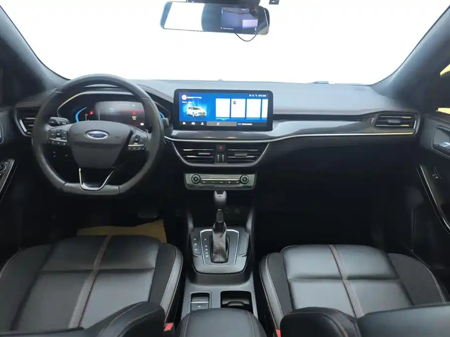 Focus 2022 Sedan EcoBoost 180 Automatic ST Line купить на сайте DeffCars