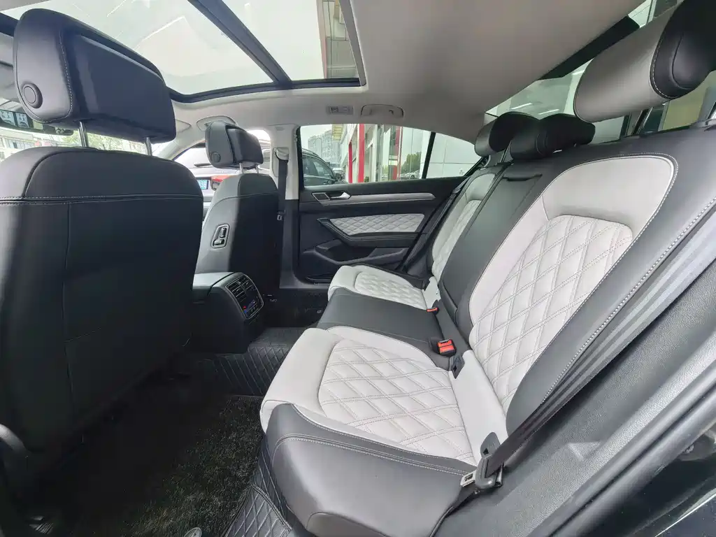 Magotan 2025 model 280TSI DSG comfort model купить на сайте DeffCars