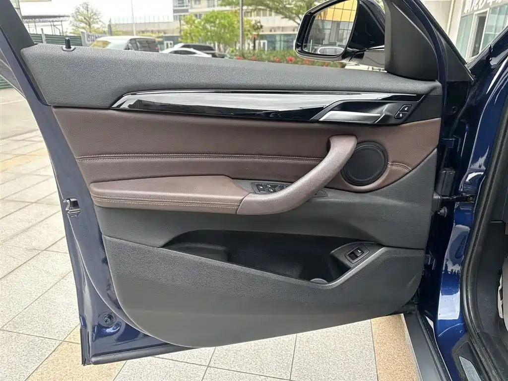 BMW X2 2020 sDrive25i Leading M Off-Road Package купить на сайте DeffCars
