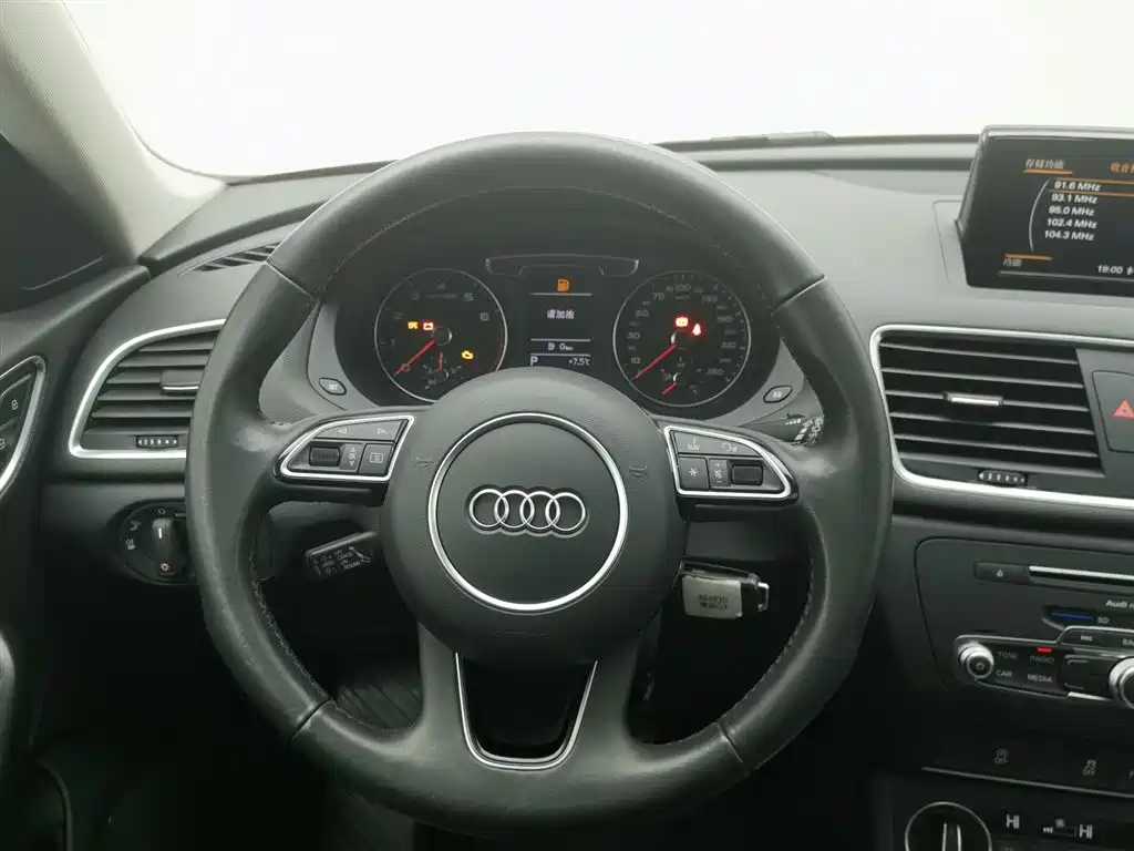 Audi Q3 2018 30th Anniversary Model 30 TFSI Fashion Model купить на сайте DeffCars
