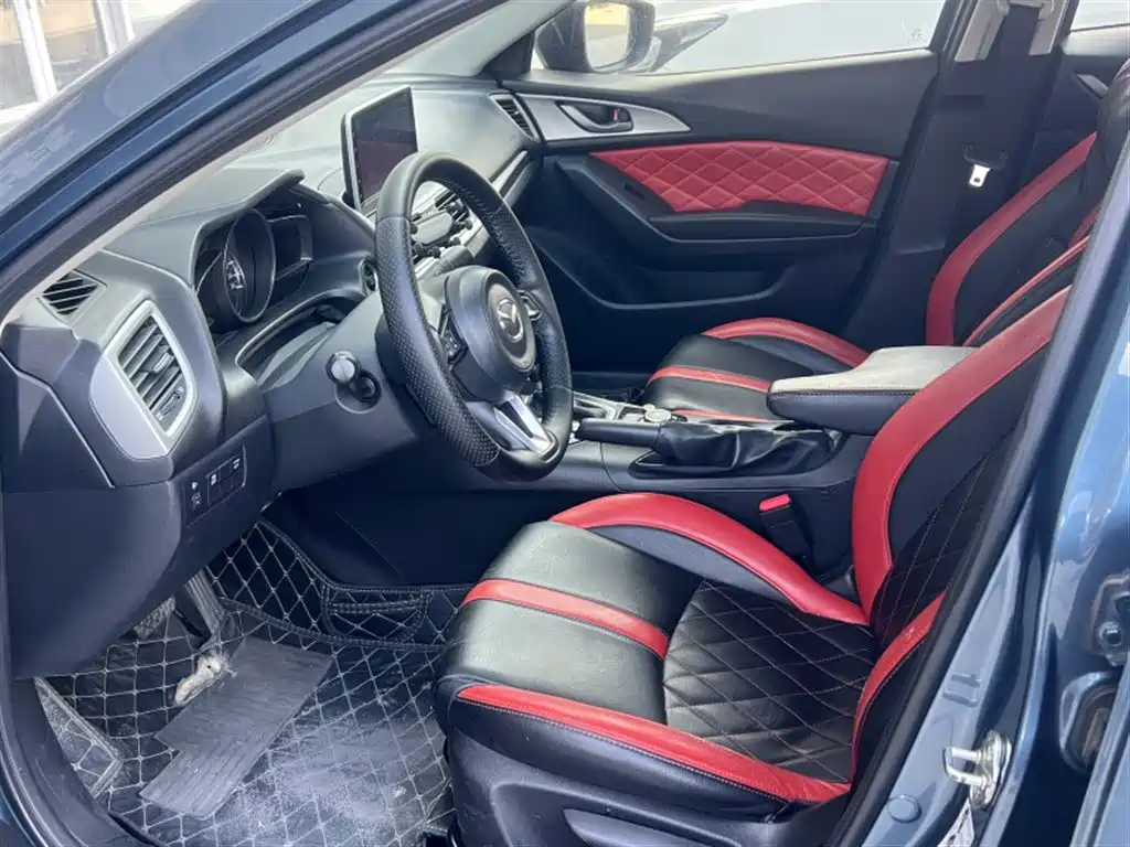 Mazda3 Angkesela 2017 Sedan 1.5L Automatic Comfort Type National V купить на сайте DeffCars