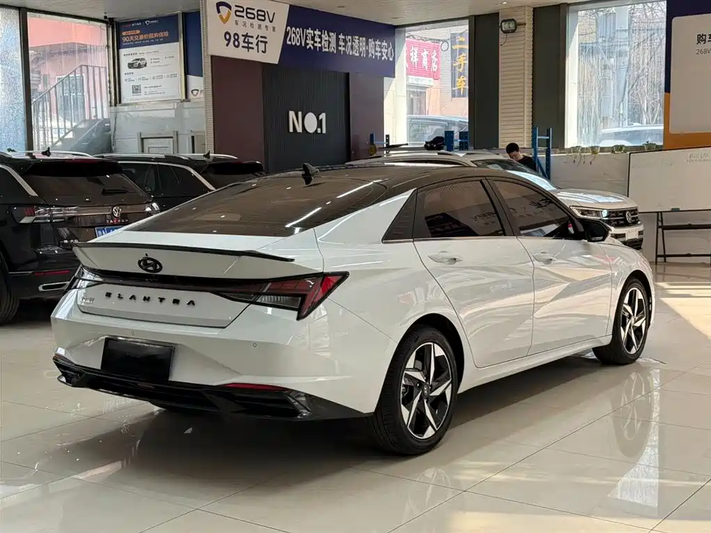 Elantra 2022 1.5L CVT LUX Premium Edition купить на сайте DeffCars