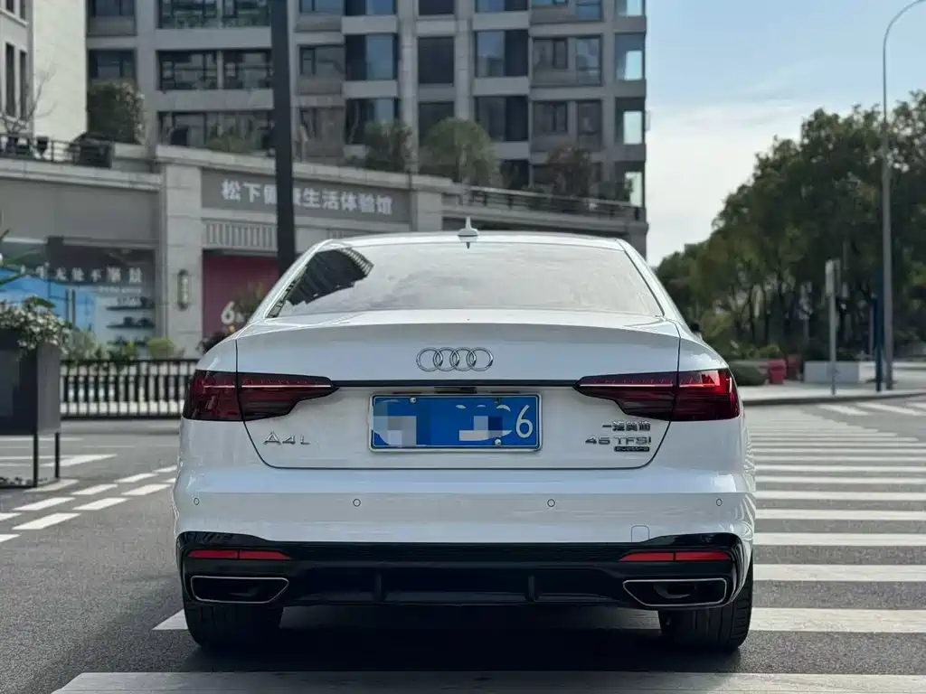 Audi A4L 2022 40 TFSI luxury and dynamic model купить на сайте DeffCars