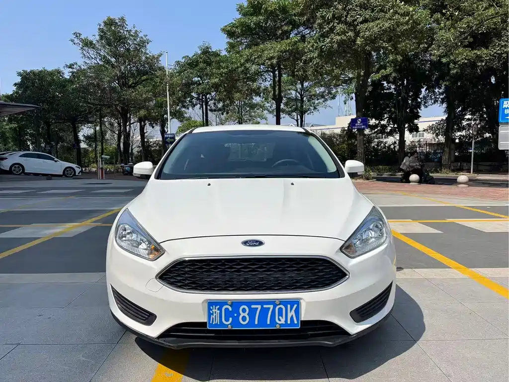 Focus 2018 hatchback classic 1.6L automatic comfort smart mobility version купить на сайте DeffCars