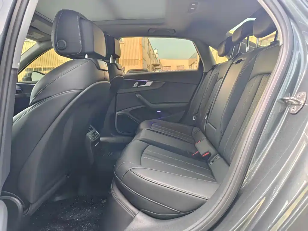 Audi A4L 2024款 40 TFSI 豪华动感型 купить на сайте DeffCars