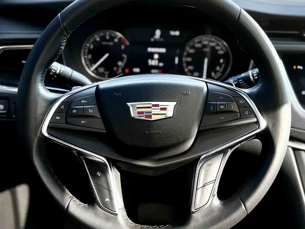Cadillac XT5 2022 2.0T two-wheel drive luxury model купить на сайте DeffCars