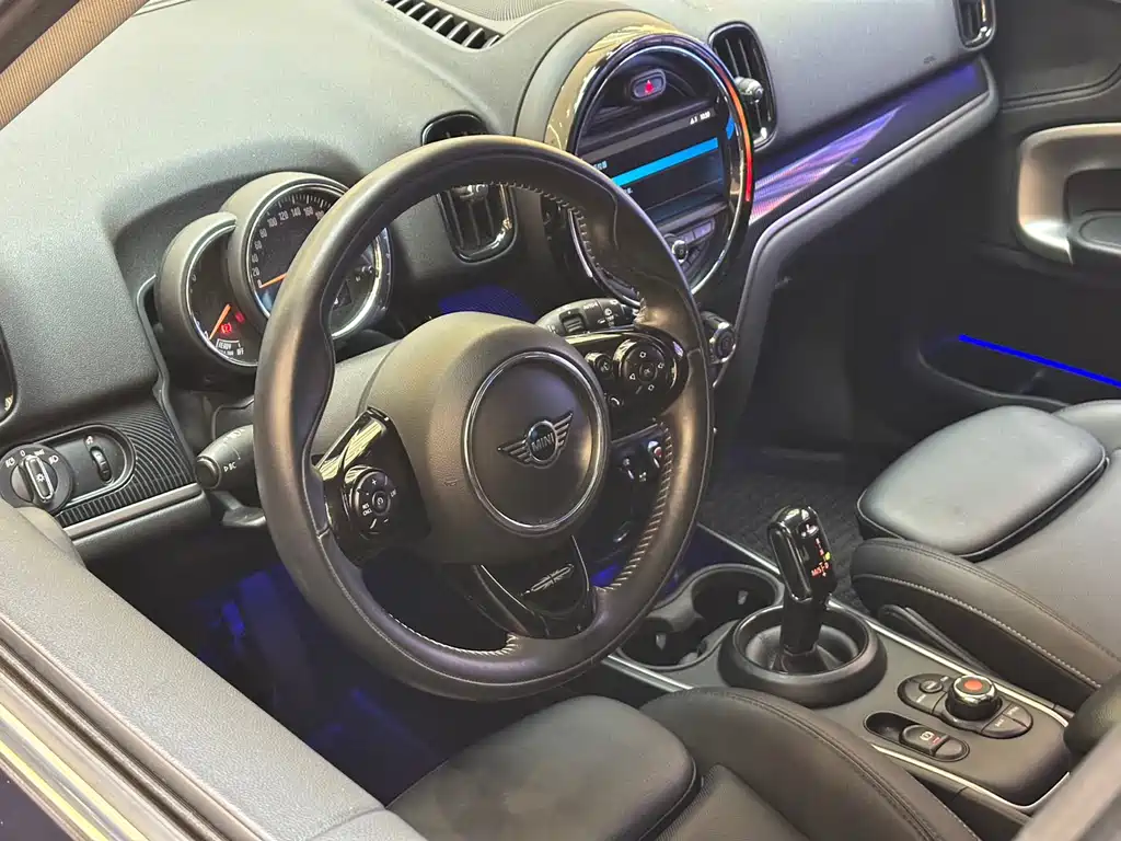 MINI COUNTRYMAN 2021 1.5T COOPER Connoisseur купить на сайте DeffCars