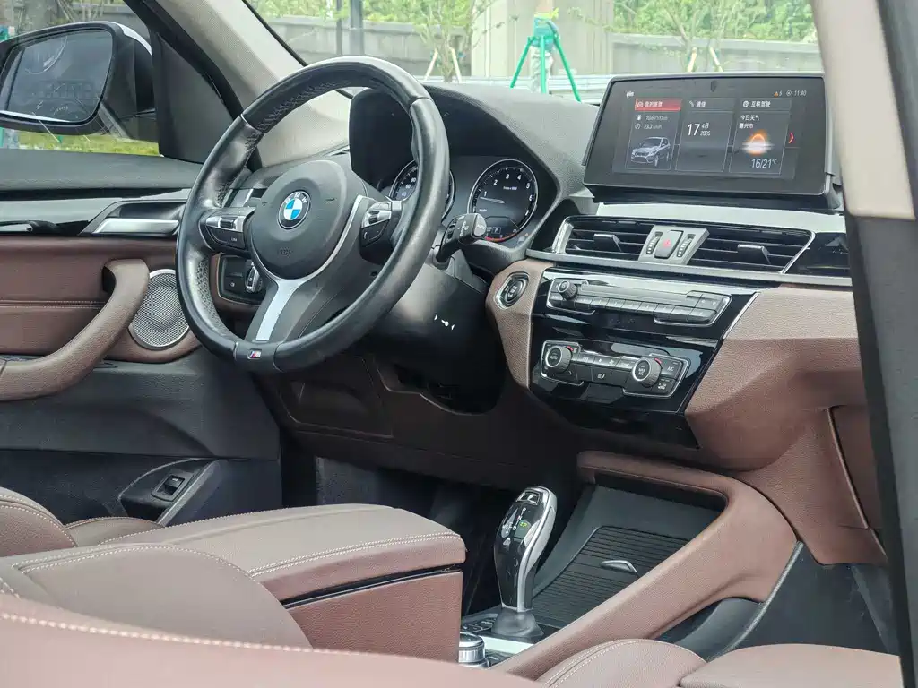 BMW X1 2022 sDrive25Li Leading Model купить на сайте DeffCars