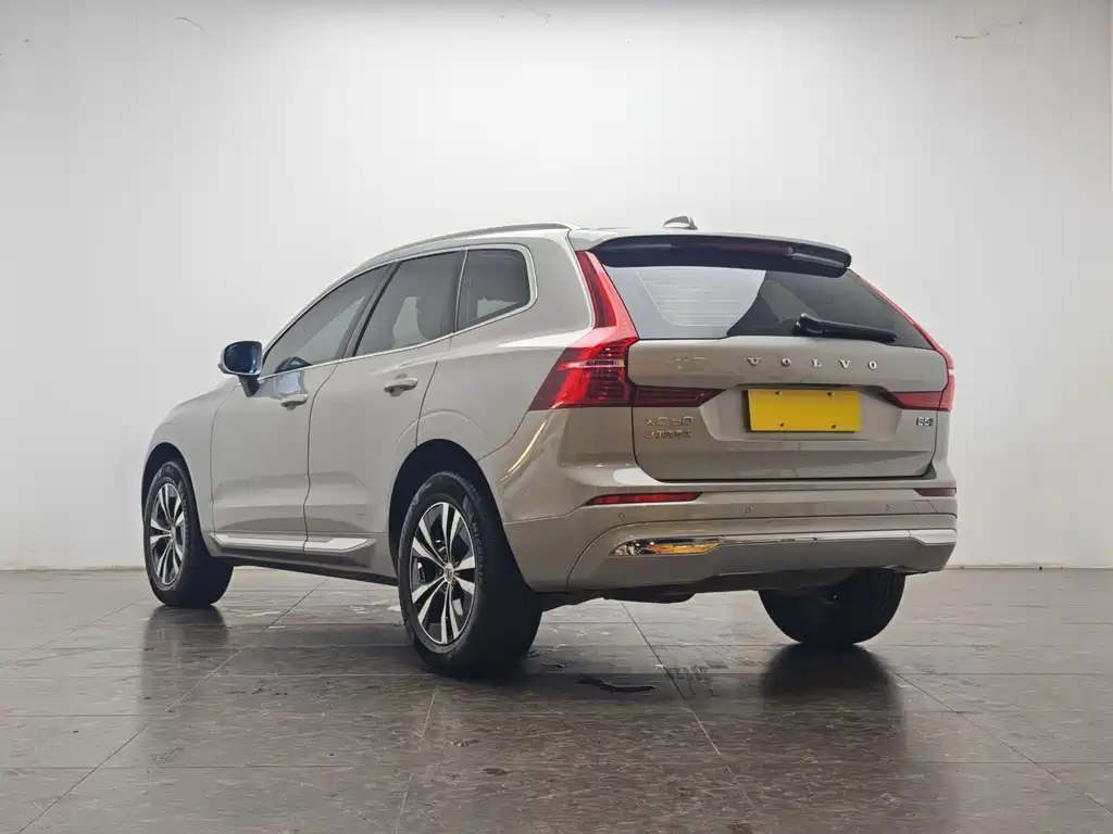 Volvo XC60 2025 B5 four-wheel drive Zhiyi Deluxe Edition купить на сайте DeffCars