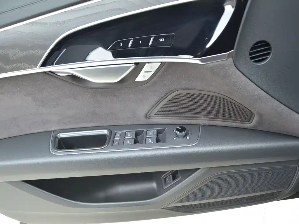 Audi A8 2026 A8L 45 TFSI quattro luxury model купить на сайте DeffCars