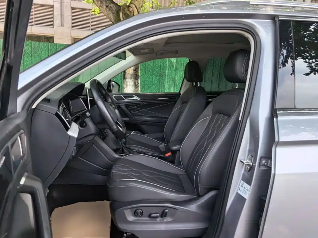 Tiguan L plug-in hybrid 2022 430PHEV plug-in hybrid premium version купить на сайте DeffCars