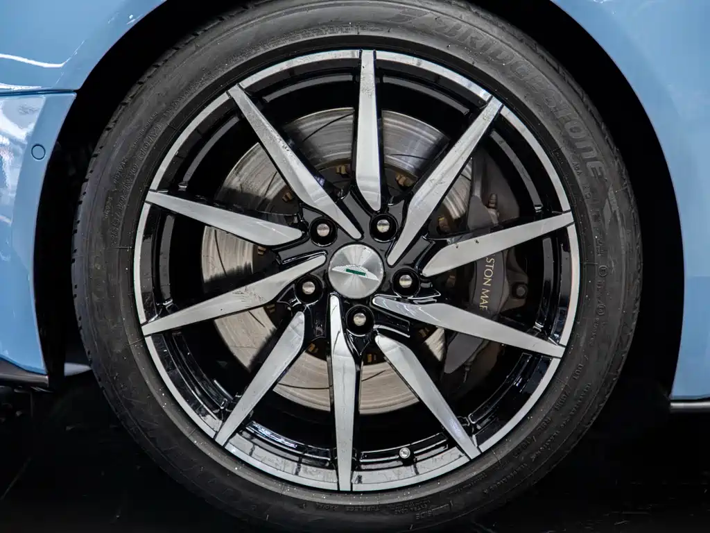 Aston Martin DB11 2019 4.0T V8 Coupe купить на сайте DeffCars
