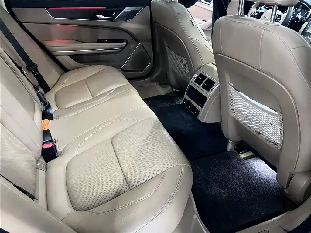 Jaguar XFL 2024 2.0T P250 two-wheel drive exclusive luxury version купить на сайте DeffCars
