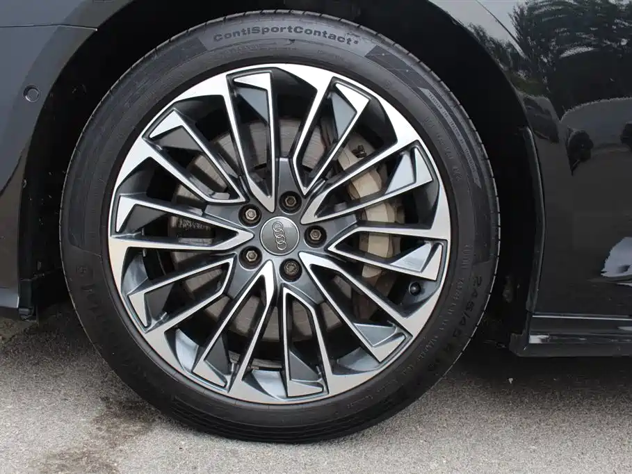 Audi A6L New Energy 2020 55 TFSI e quattro купить на сайте DeffCars