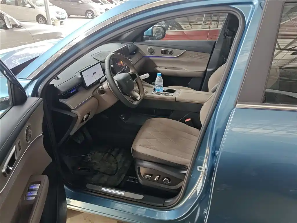 Tiggo 8 PLUS C-DM 2025 model 1.5T 116km premium type 5 seats купить на сайте DeffCars