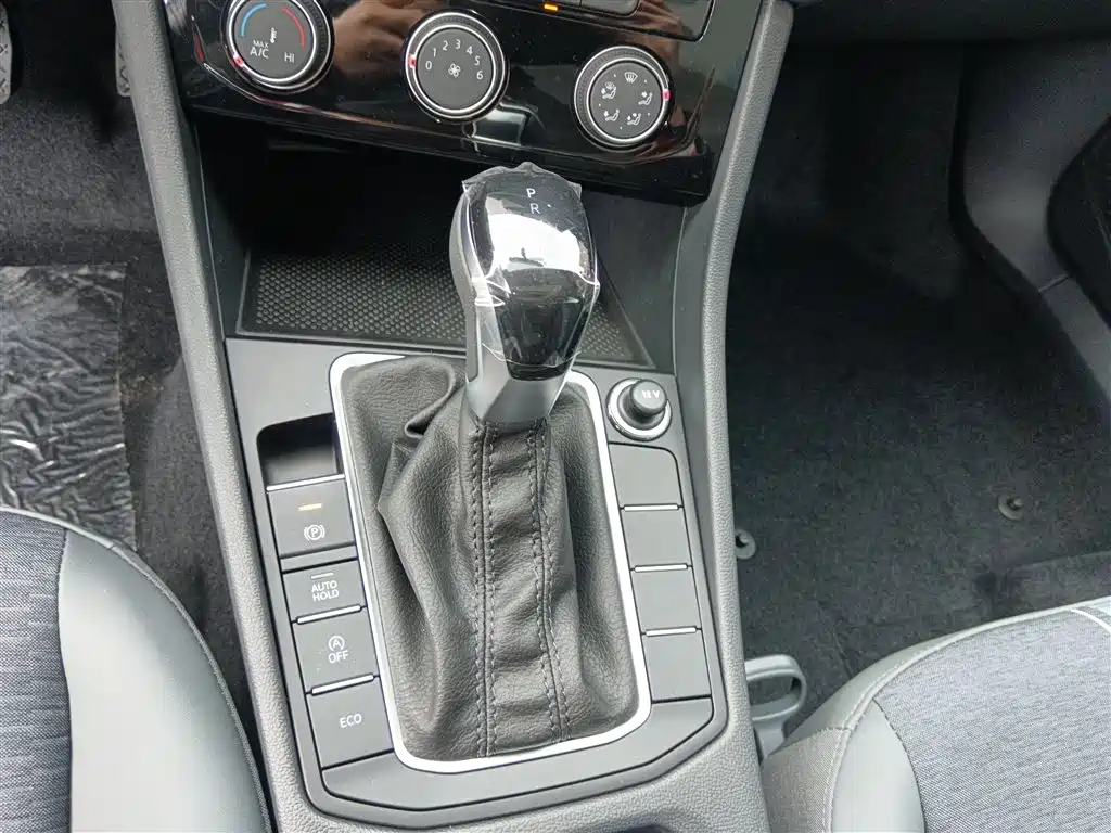 Sagitar 2025 facelift 200TSI DSG flyover version купить на сайте DeffCars