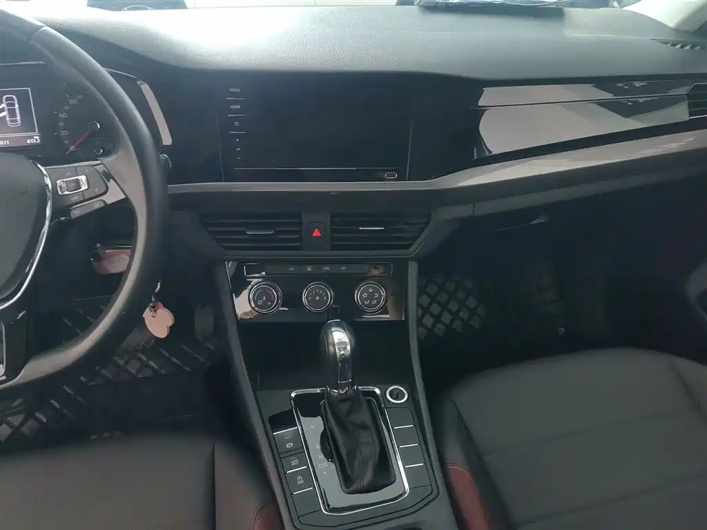 Bora 2021 1.5L automatic comfort intelligent connected version купить на сайте DeffCars