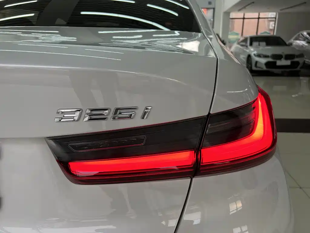 BMW 3 Series 2023 325i M Sports Package купить на сайте DeffCars