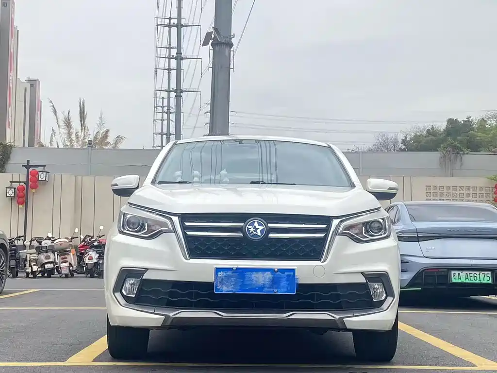 Venucia T70 2019 1.6L manual classic version купить на сайте DeffCars