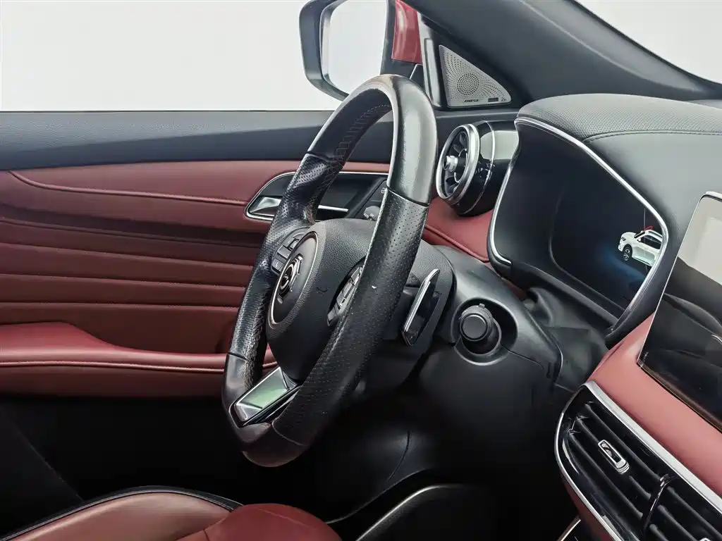 MG HS 2018 30T automatic four-wheel drive Trophy hormone super combustion version National V купить на сайте DeffCars