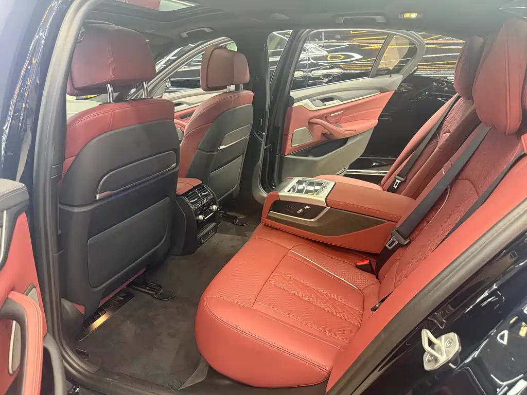 BMW 5 Series 2021 Facelift 530Li Exclusive M Sports Package купить на сайте DeffCars