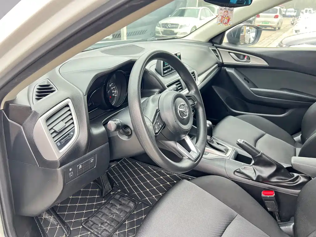 Mazda3 Angkesela 2017 hatchback 1.5L automatic luxury model National V купить на сайте DeffCars