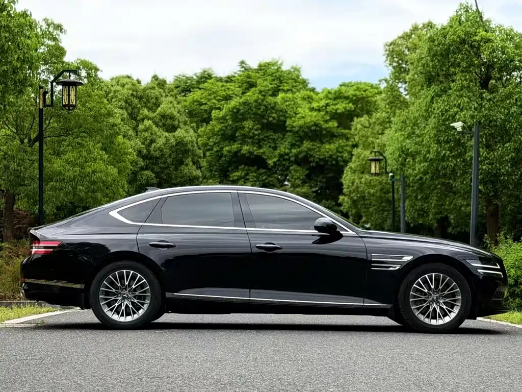 Genesis G80 2023 2.5T four-wheel drive luxury version купить на сайте DeffCars