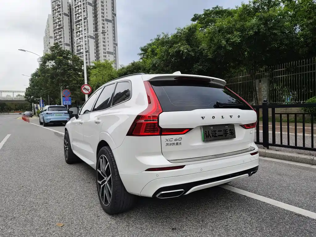Volvo XC60 Plug-in Hybrid 2021 T8 E-Drive Hybrid Zhiya Luxury Edition купить на сайте DeffCars